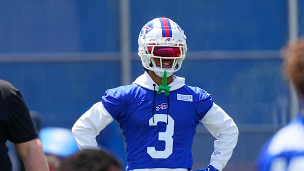 damar hamlin 33